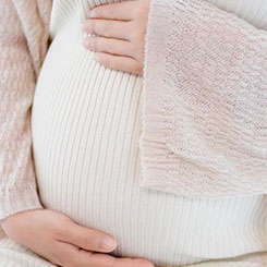 比如，当📠⚫你让 AI 描🙍‍♂️🤙子宫畸形怎么怀孕述眼前的🤹‍♀️